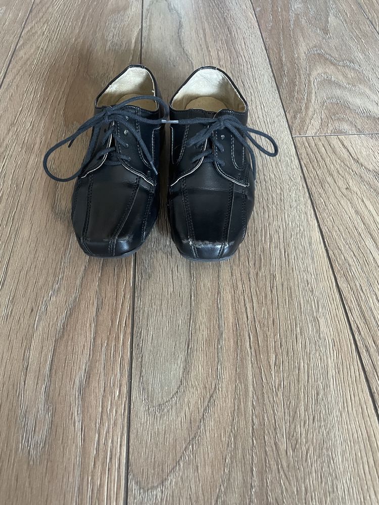 Buty garniturowe roz 27