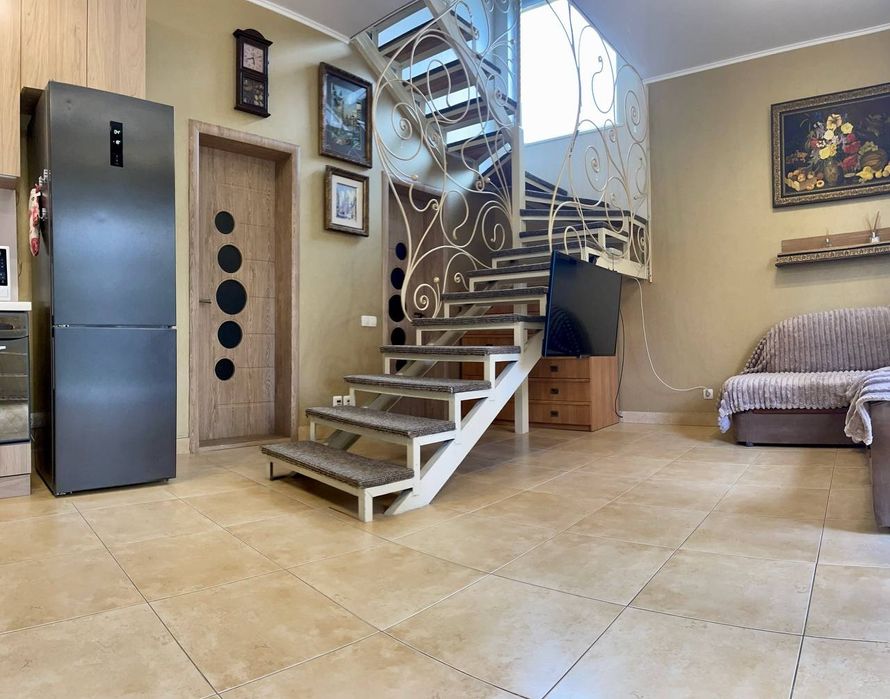 Сдам дом  Совиньон генератор 3 к евроремонт,место для авто можно живот