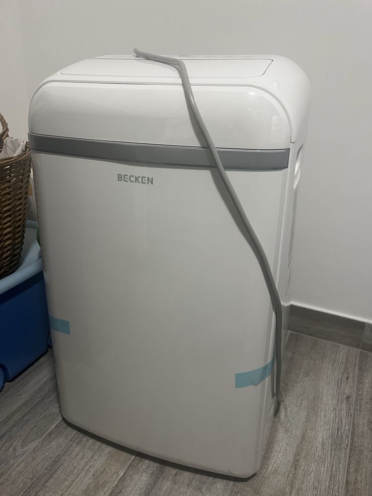 Ar Condicionado Portátil BECKEN BAC4255 (23 m² - 12000 BTU - Branco)