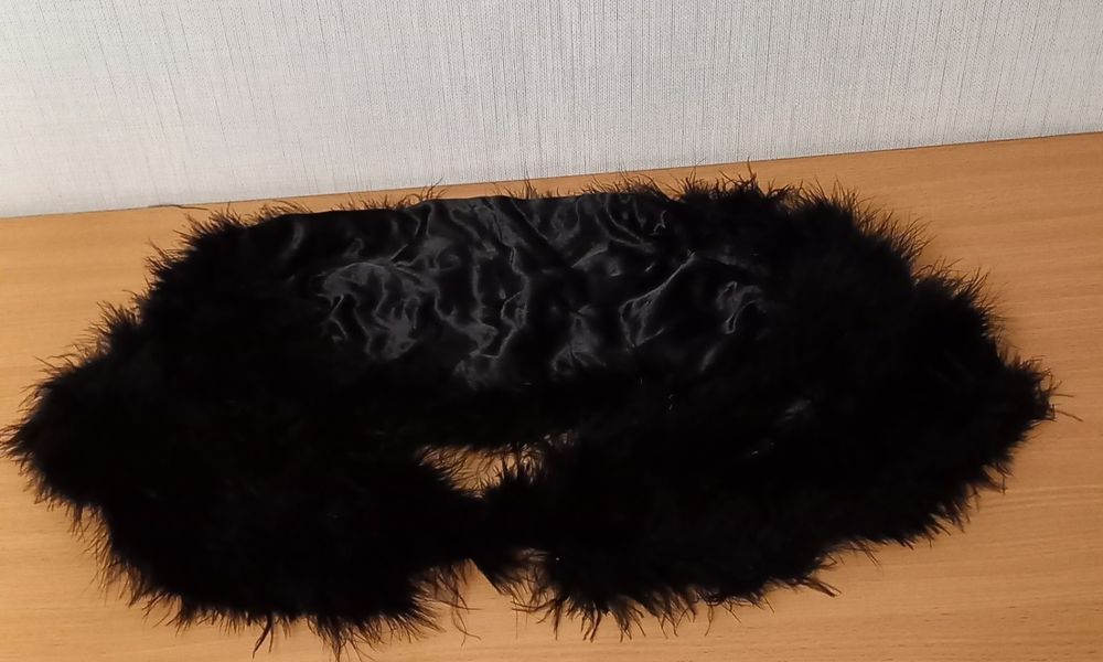 Горжетка накидка черная из пуха