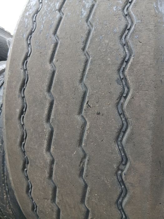 Грузові шини бу 385/65/R22.5