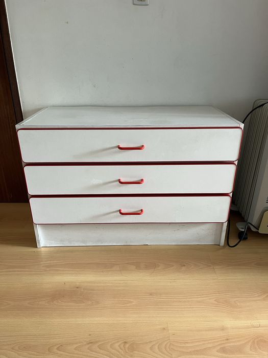 Cómoda Branca usada