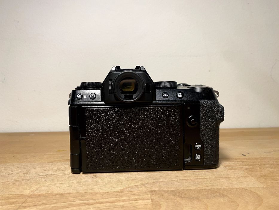 Fujifilm X-S10 + 15-45mm