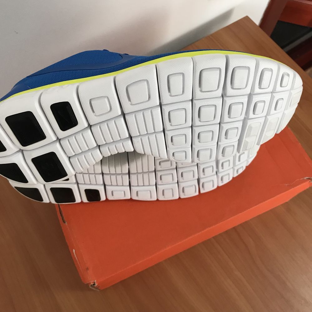 Кроссовки беговые 45 р NIKE Free 5.0 V4 Оригинал Новые