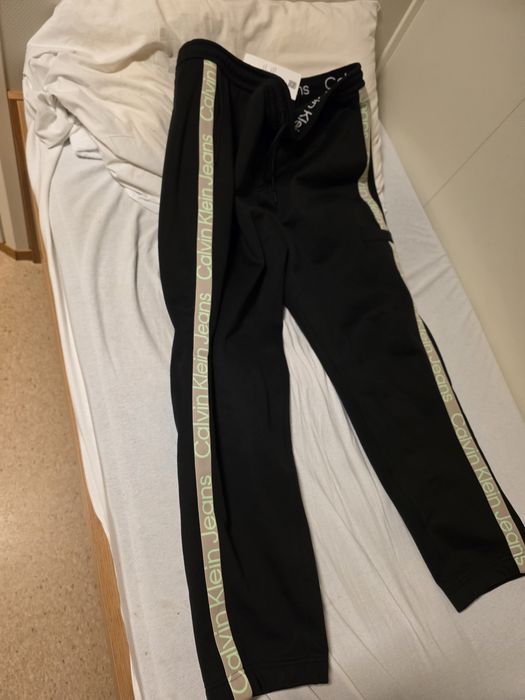 Spodnie Calvin Klein Nowosc