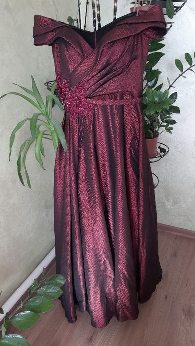 Випускна нарядна вечірня сукня м/л