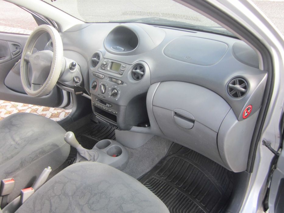 TToyota Yaris 2002 1.0 2 donos
