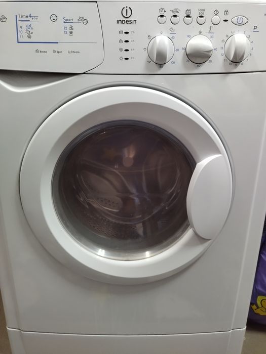 Прально сушильна машина Indesit WIDXL106 б/в