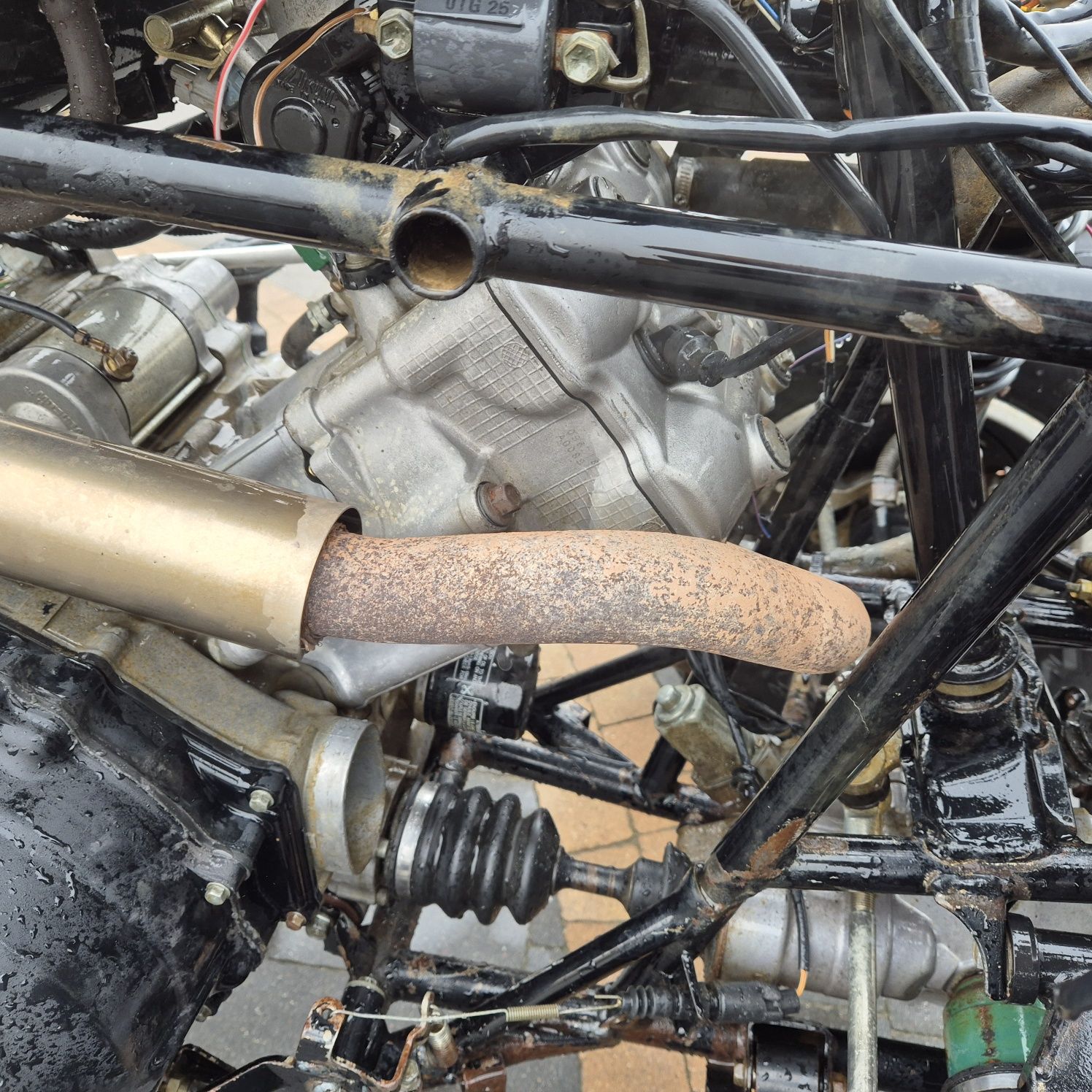 Kingquad LTA 700 silnik plastiki mosty półosie lampy koła