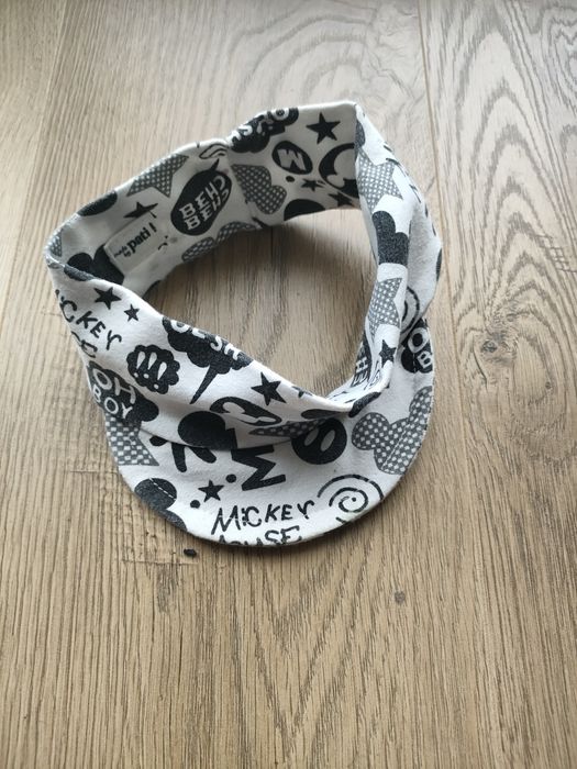 Czapka z daszkiem 9-12 msc