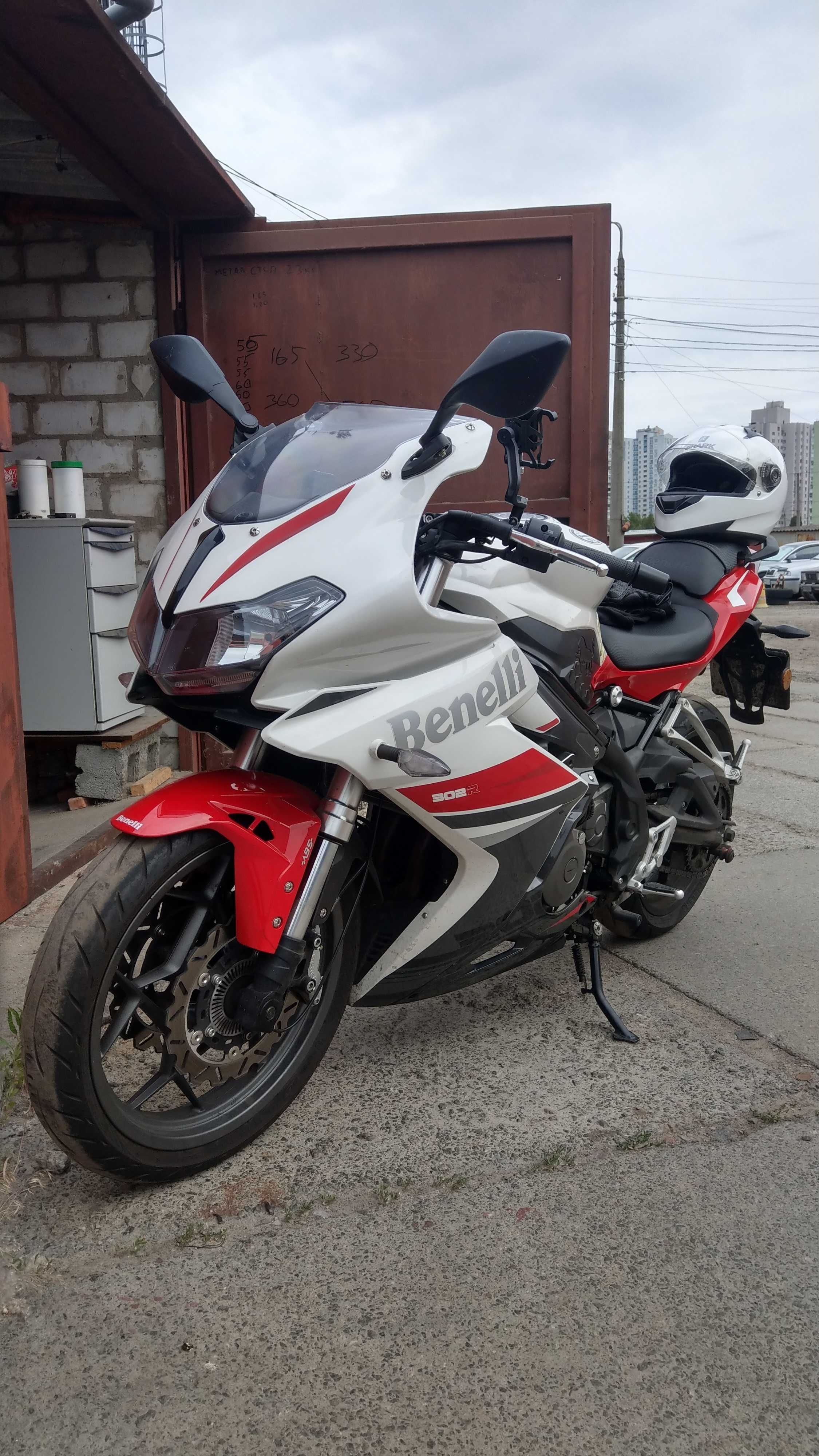 Продам мотоцикл Benelli 302R ABS