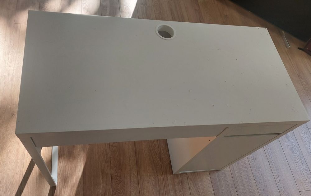 Biurko ikea MiCKE + nadstawka