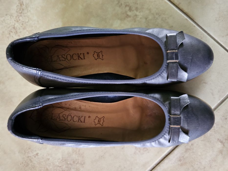 Buty damskie na koturnie Lasocki