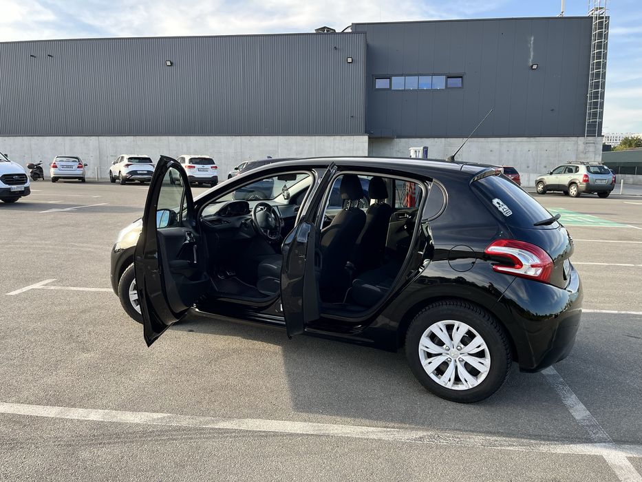 Peugeot 208 2013