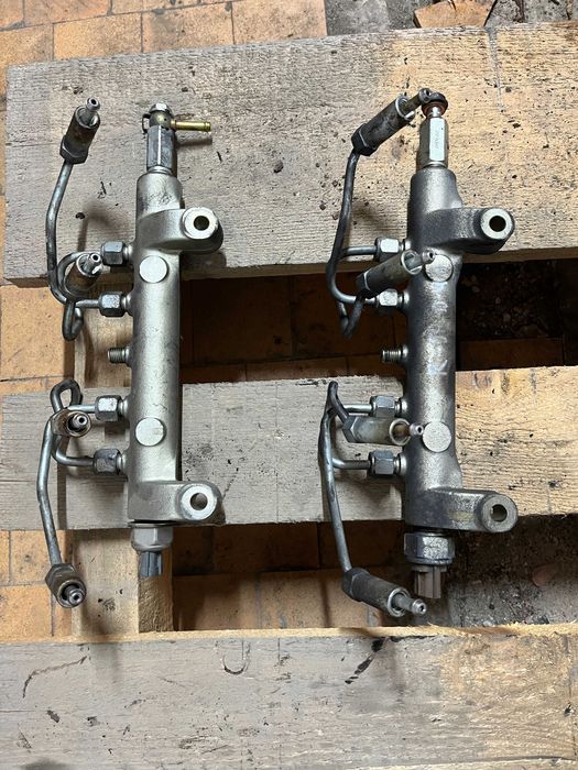 Паливна рампа з датчиком Nissan Navara D40 Pathfinder R51