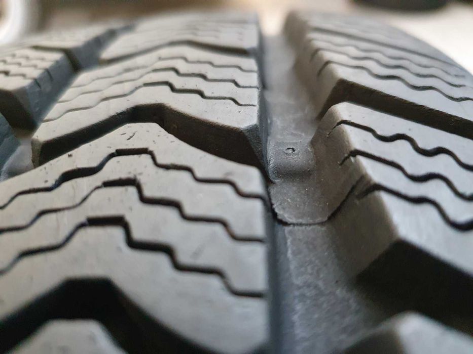 2x Semperit Van Grip 2  215/65r16C 9,5mm