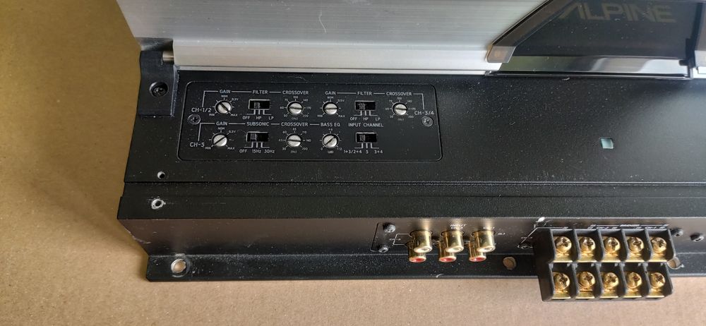 ALPINE MRV-F 450  V12 wzmacniacz
