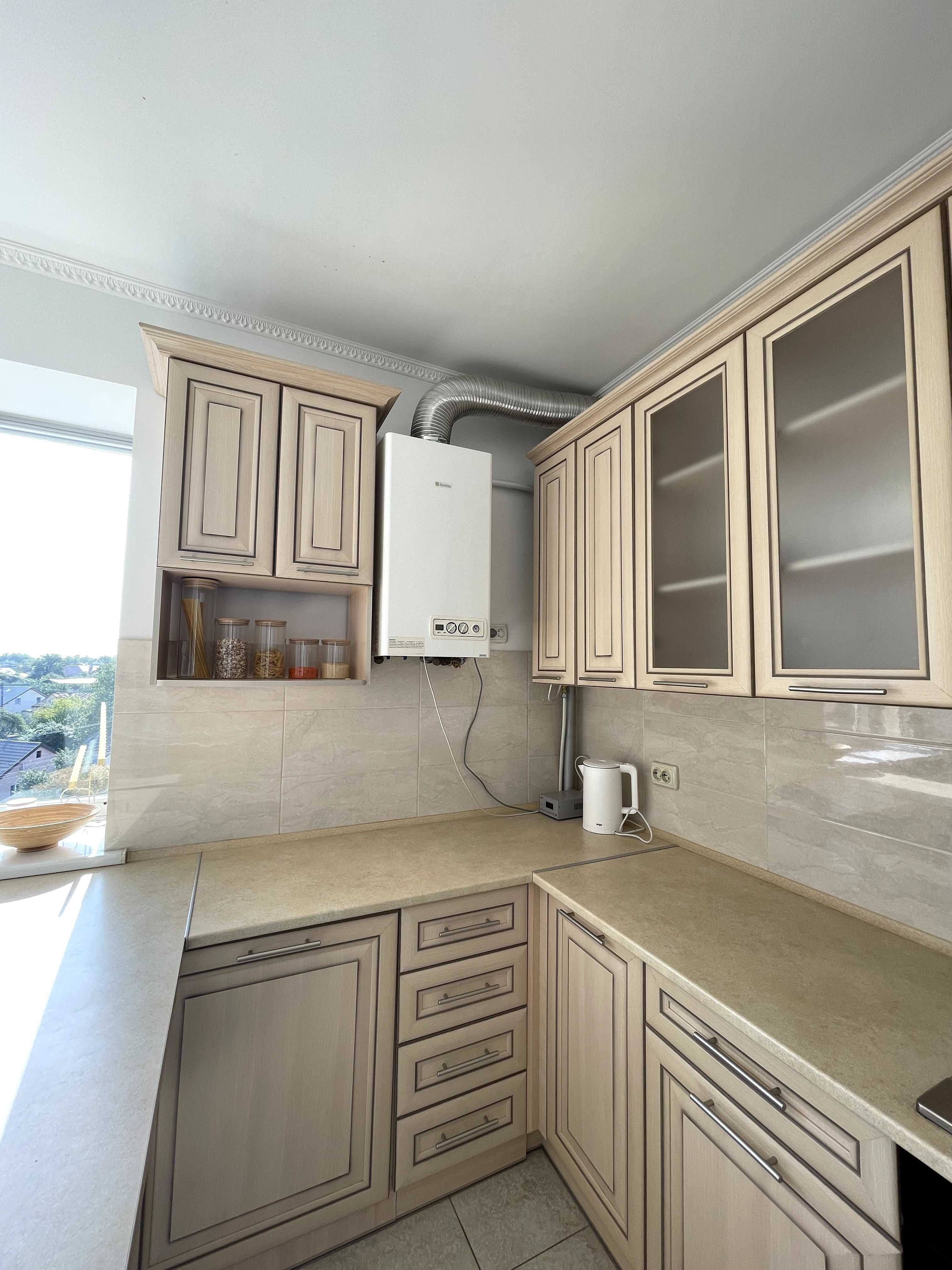 Продаж 1 кімнатної квартири з ремонтом в центрі Винник (від власника)