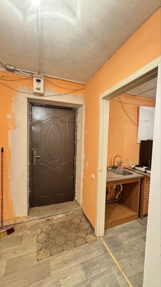 Продам 1 ккв в Чугуеве ( общежитие )