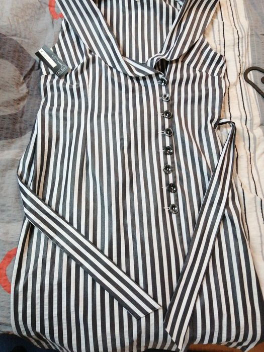 SUPER Nowa ołówkowa  dopasowana/elastyczna Sukienka z metką 48