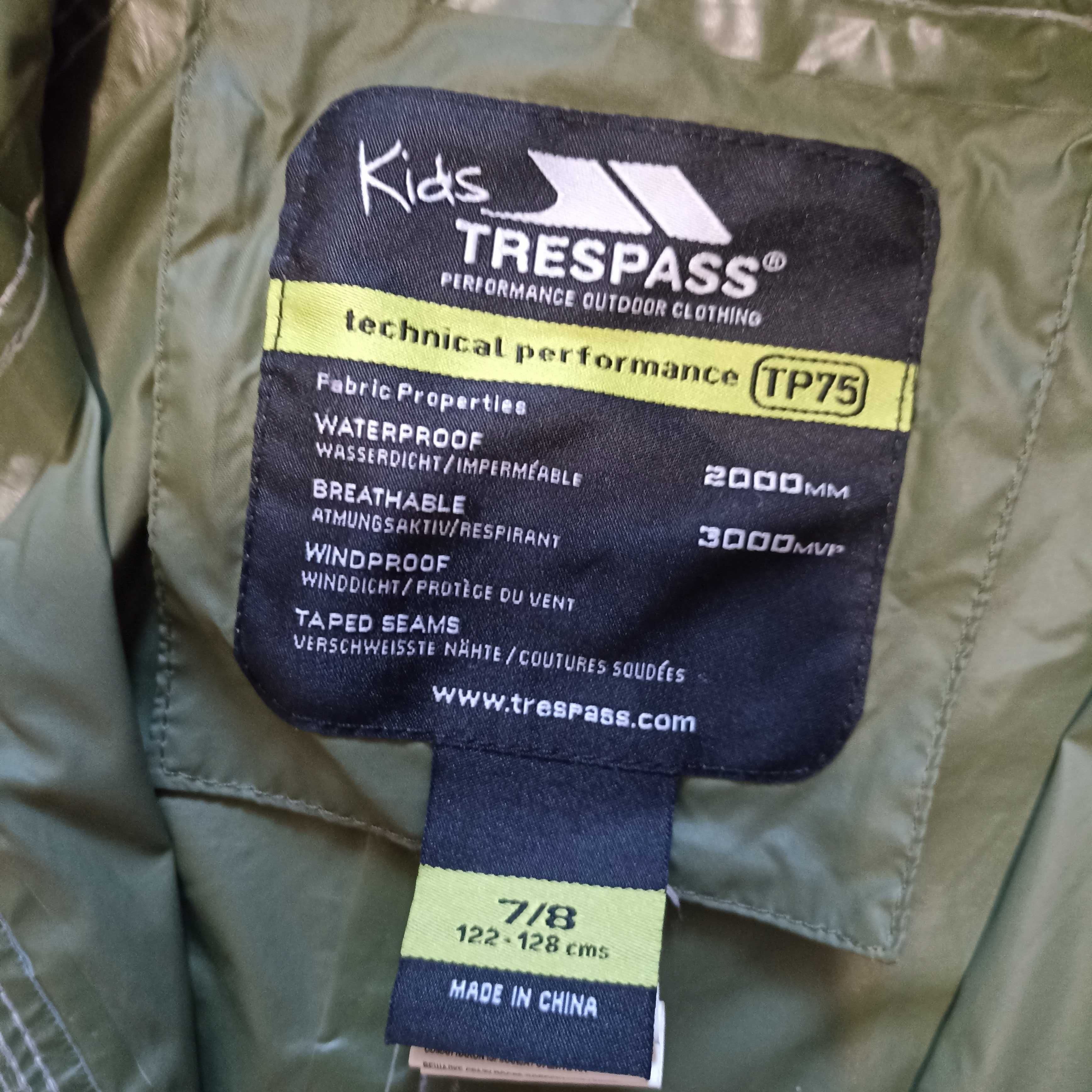 Комбинезон дождевик Trespass на 7-8 лет.