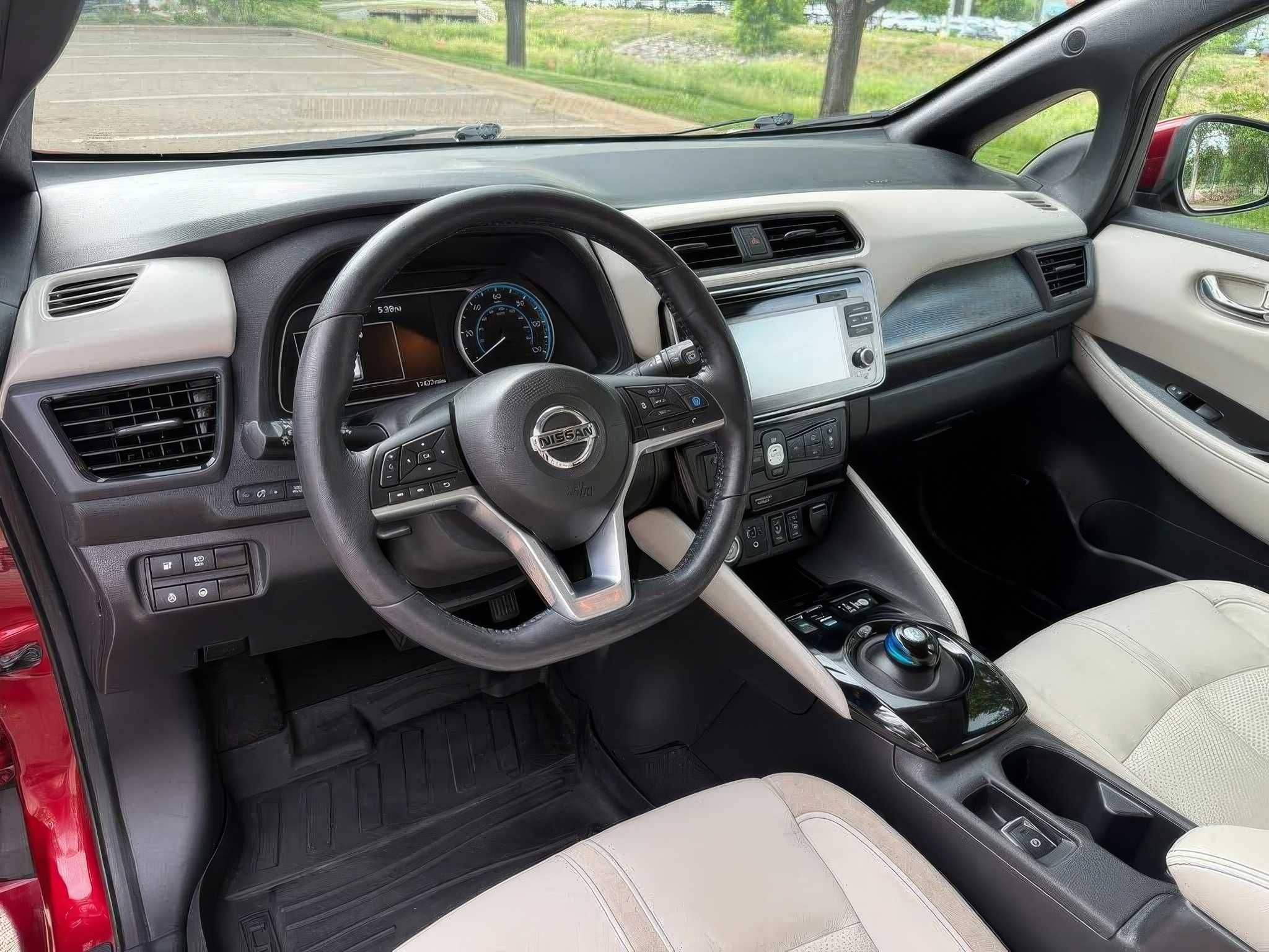 2019 Nissan LEAF SL