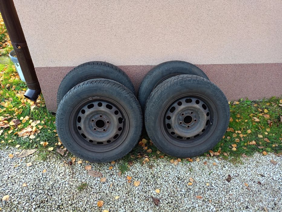 Opony zimowe 15/65/195 + felgi mazda
