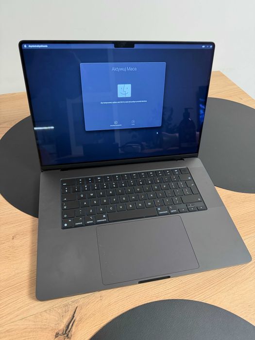 MacBook Pro M3 Pro 18GB - 512GB SSD - 16 cali