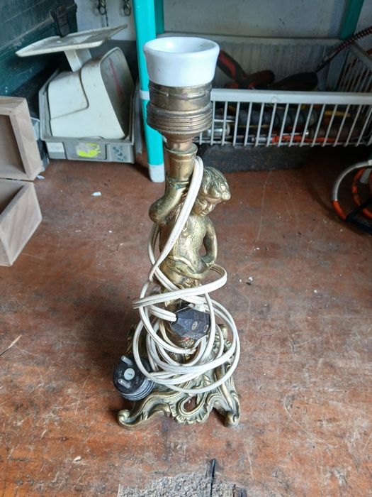 Candeeiro antigo em metal