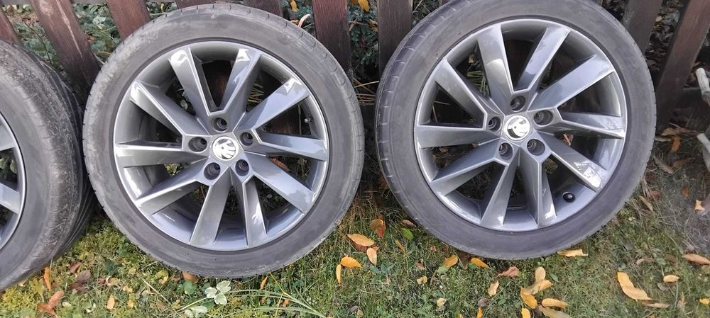 17 skoda superb octavia opony toyo