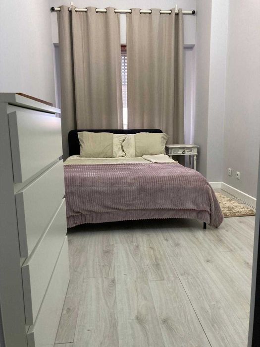 T1 mobilado com pátio privativo - Marques de Pombal / Av. da Liberdade