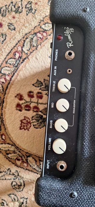 Басовий комбопідсилювач Фендер