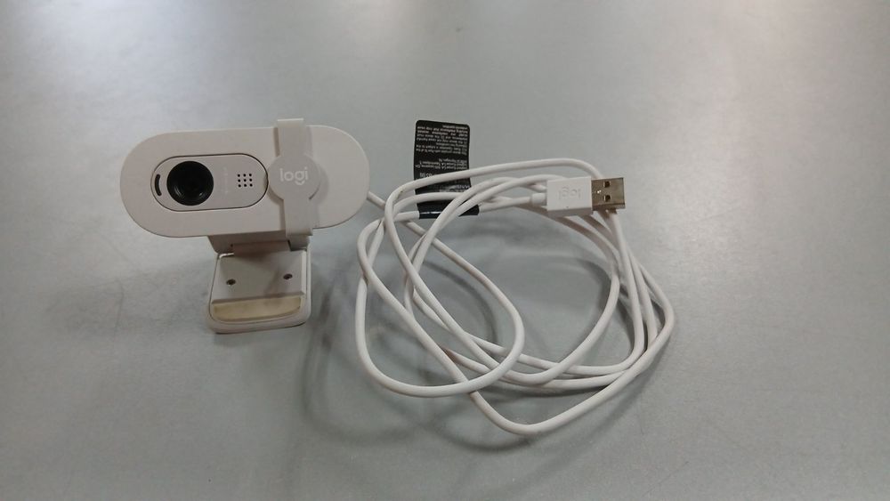 Веб-камера Logitech Brio 100 White
    
Нема