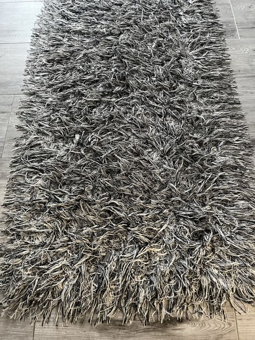 Dywan typu shaggy do salonu