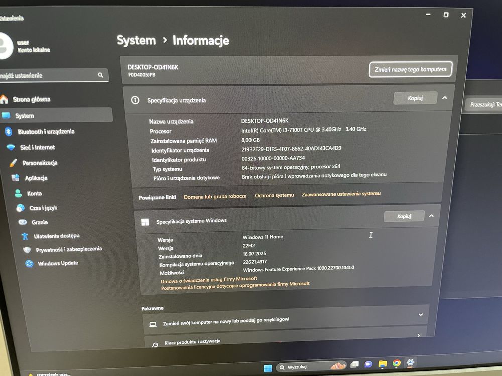 Super kompik lenovo z monitorem aio 520 8gb 256 ssd i3-7gen win 11