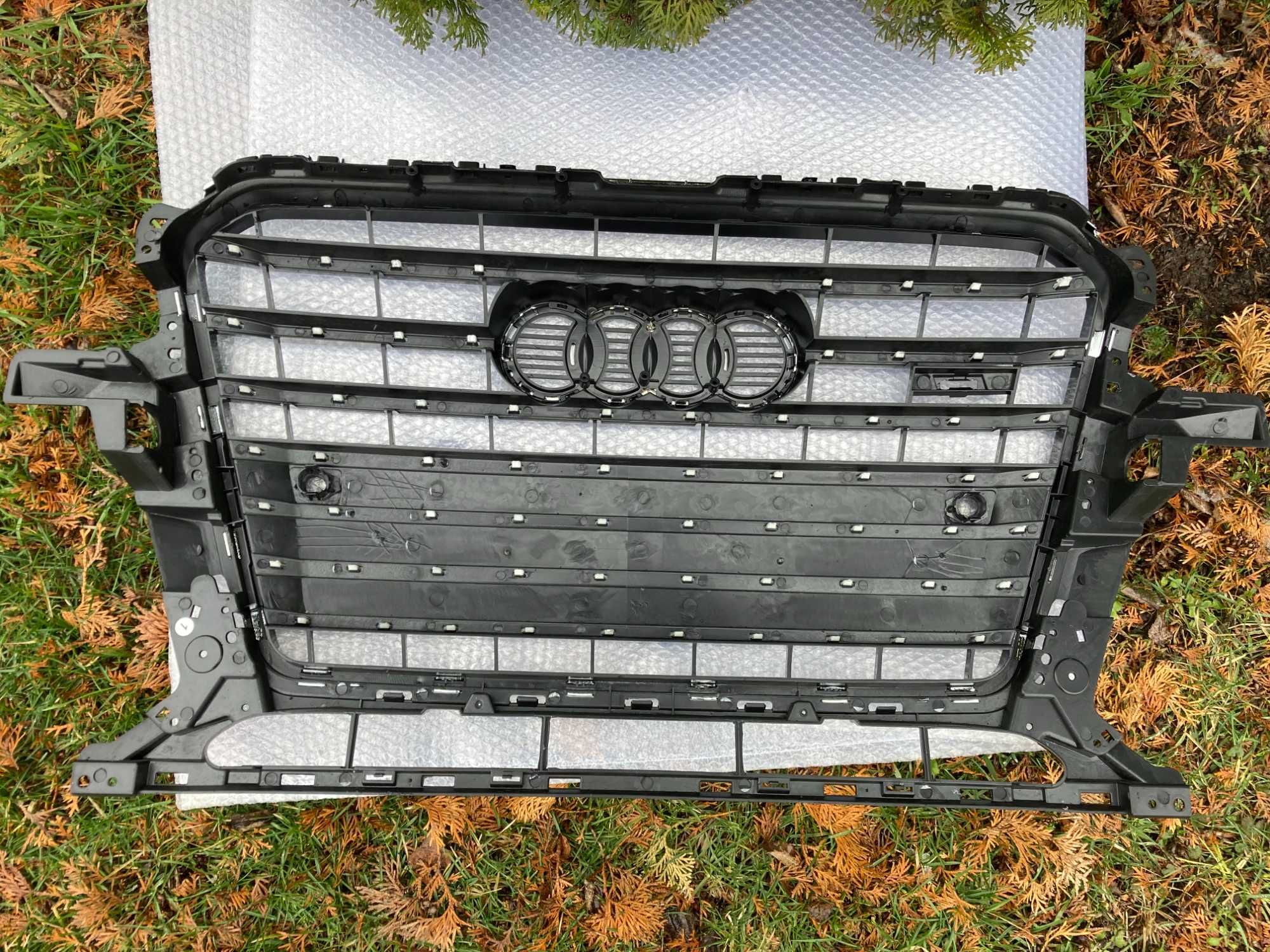 Решетка радиатора Ауди S-Line стиль BlackChrom AUDI Q5 2012-2016год.