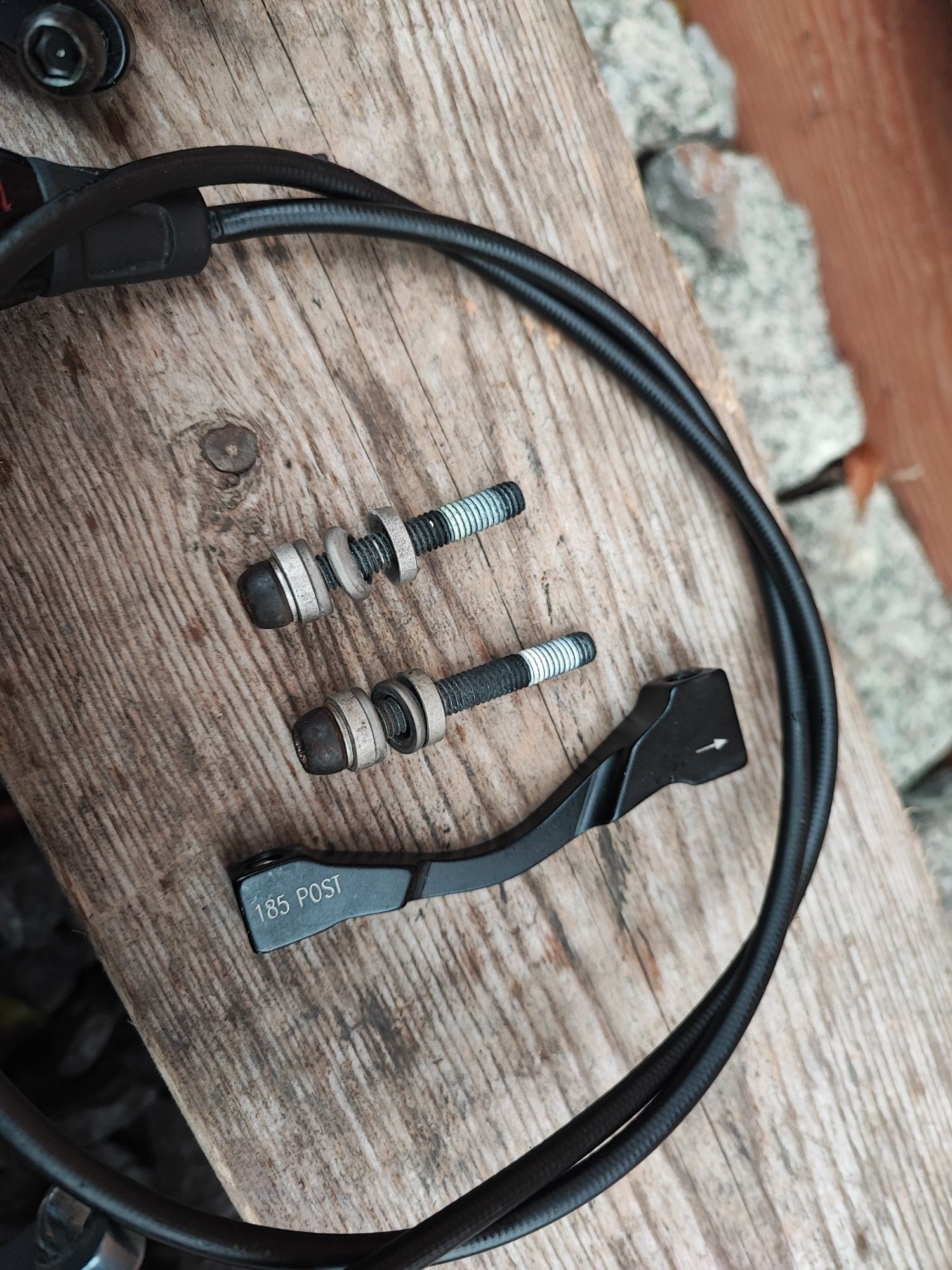 Hydrauliczne hamulce tarczowe Avid Elixir 9 carbon retro mtb ładne