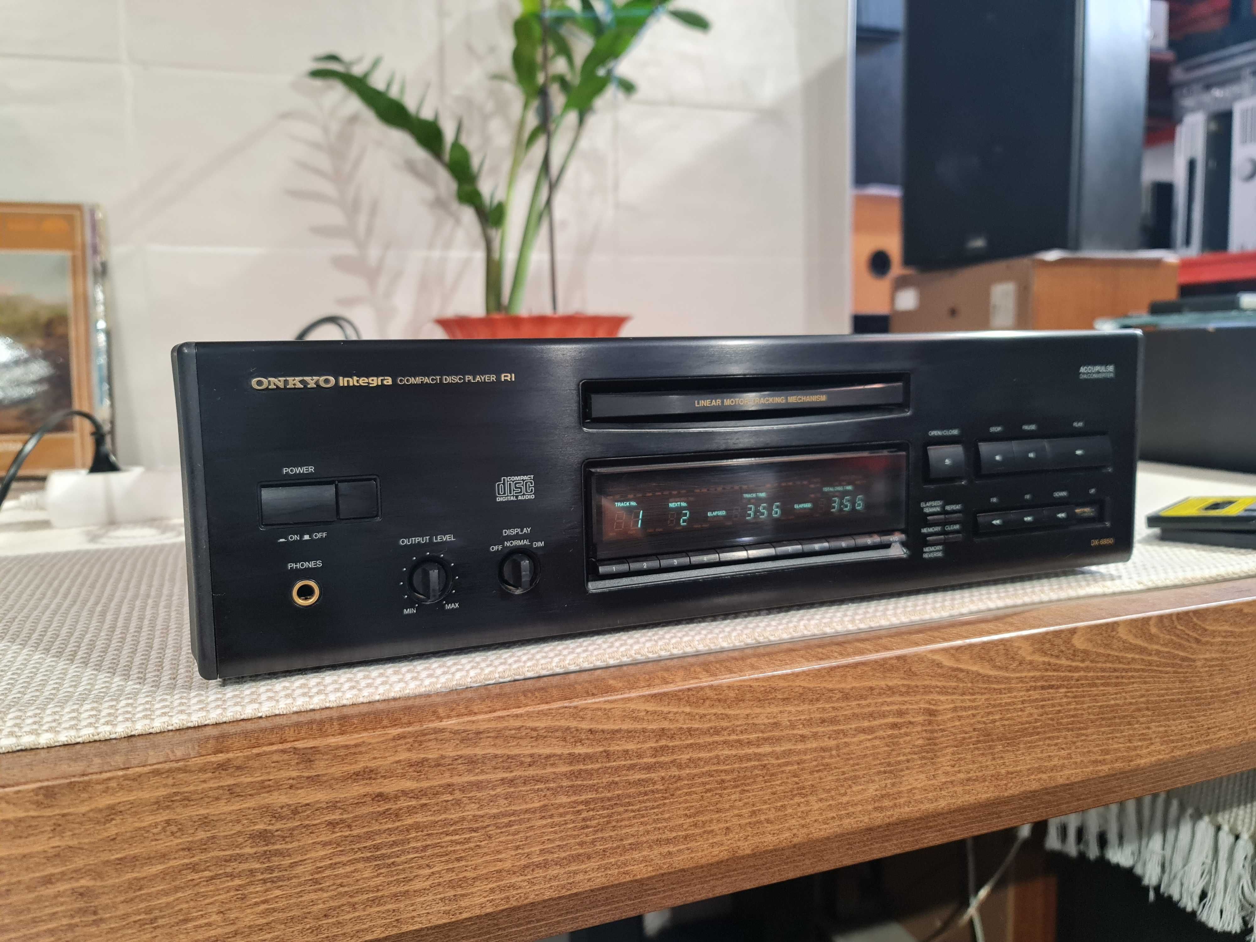 CD-програвач Onkyo DX-6850 Integra