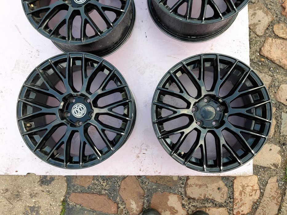 Felga Chrysler 300c 300 Dodge Charger 04-10r 18" komplet