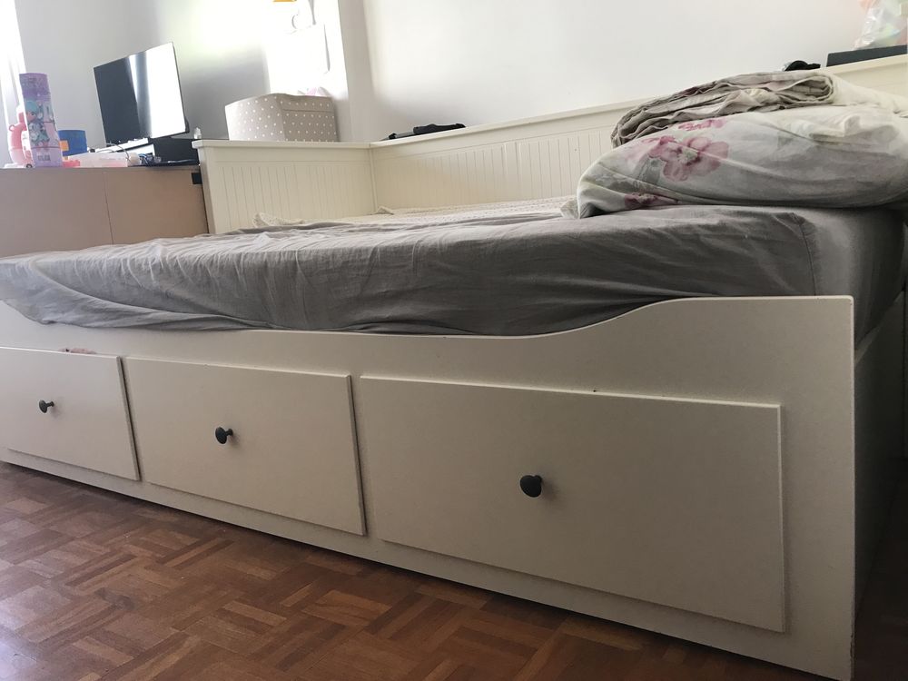 Cama Hemes Ikea com dois colchões