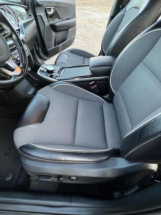 Кіа ніро 64 kw