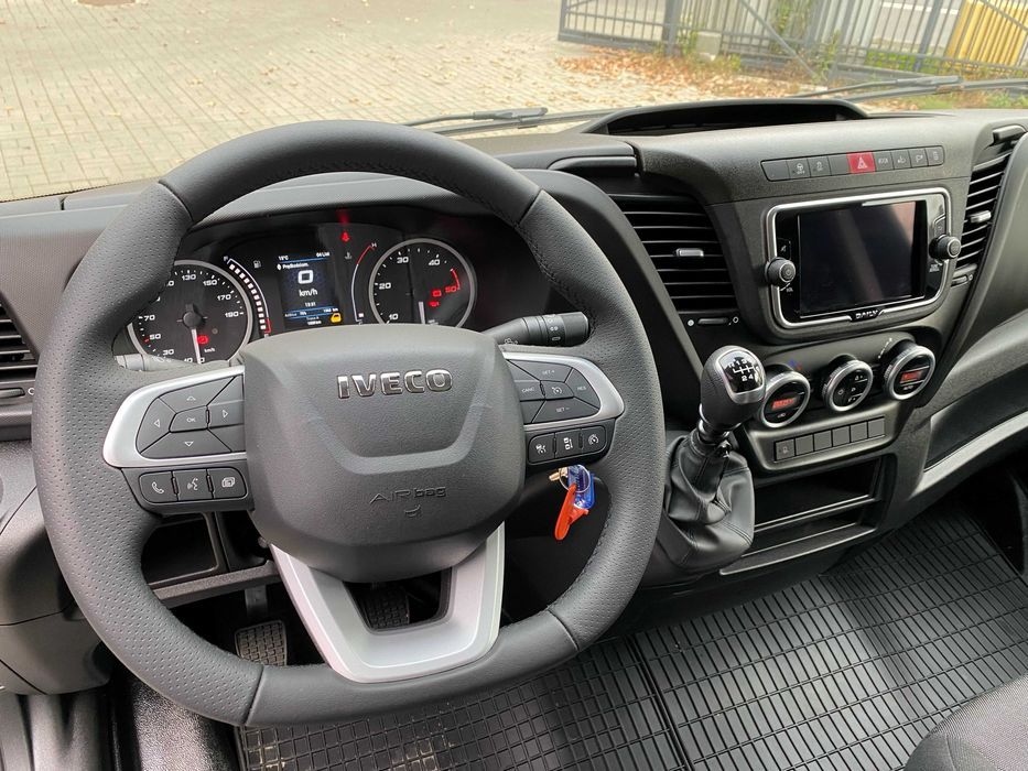 Wynajem Iveco Daily MROŹNIA/Izoterma/Kontener z windą 8EP ŚLĄSK