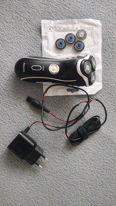 Golarka elektryczna HQ7310/16 Shaver series 3000 używana, sprawna