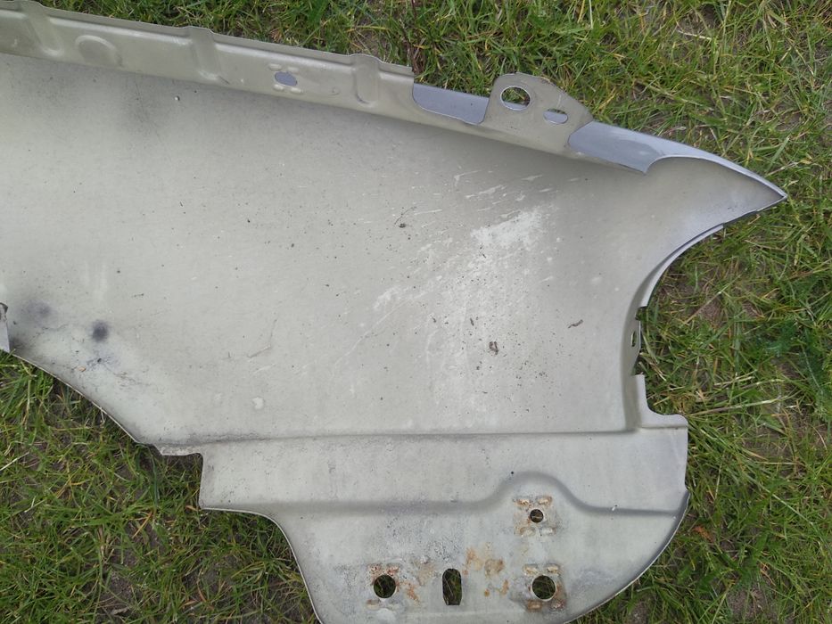 Błotnik lewy przód Skoda Octavia I kolor 9202