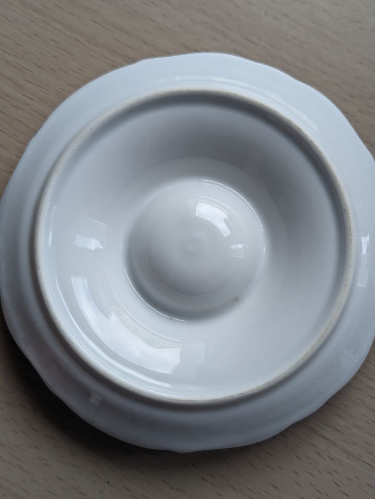 Komplet dwóch podstawek talerzyków na jajka porcelanowe