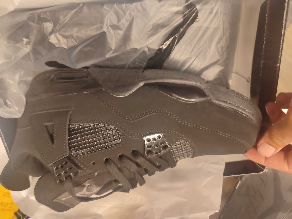 Jordan 4 black cat