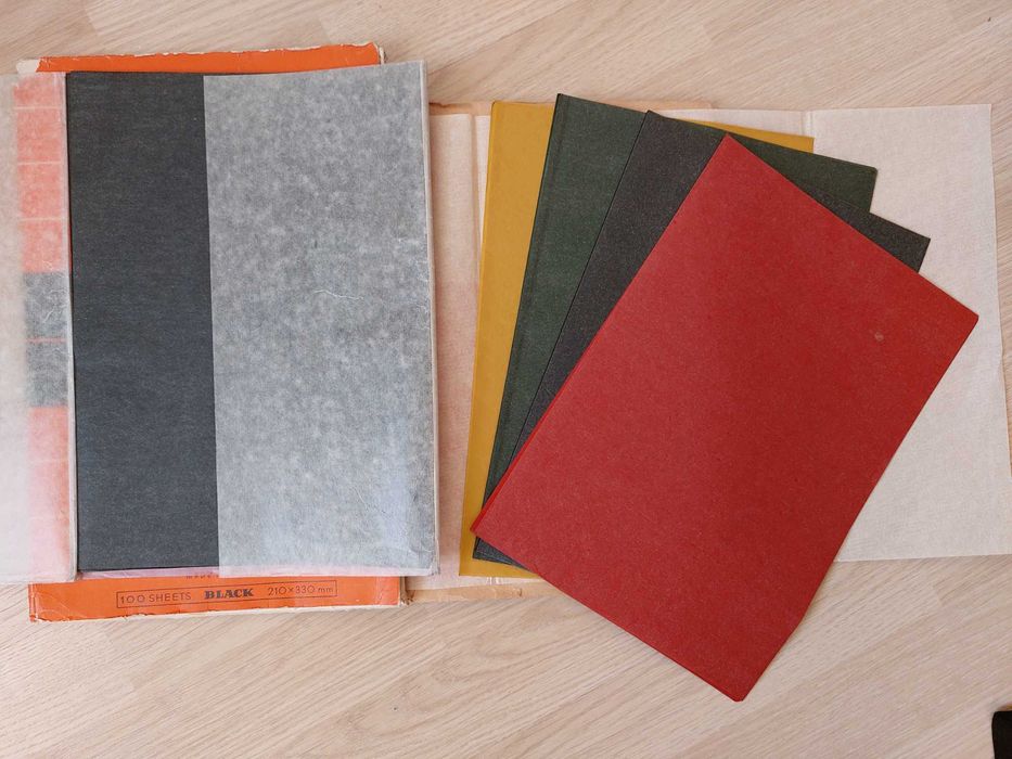 Папір кольоровий для переведення рисунка на тканину і звичайна копірка