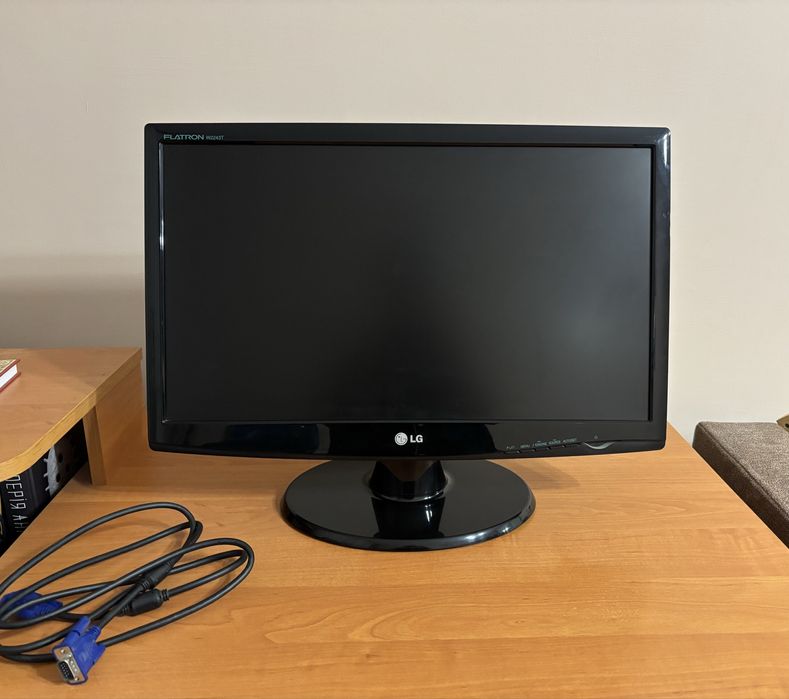 Монітор LG Flatron W2243T-PF