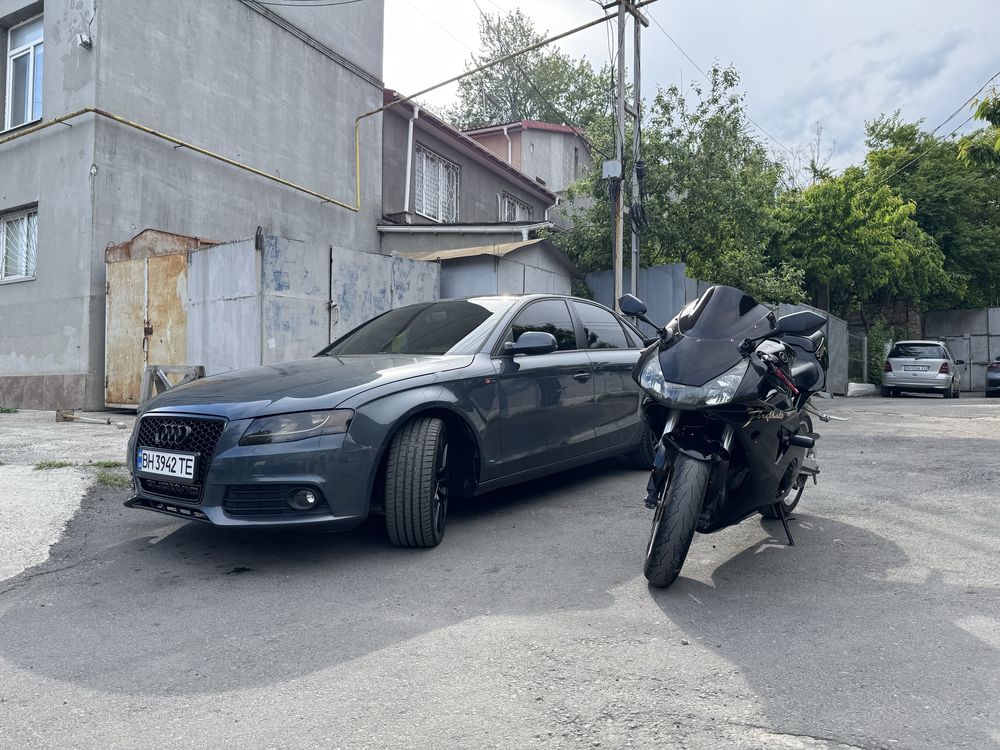 Audi a4 b8 2011 год.