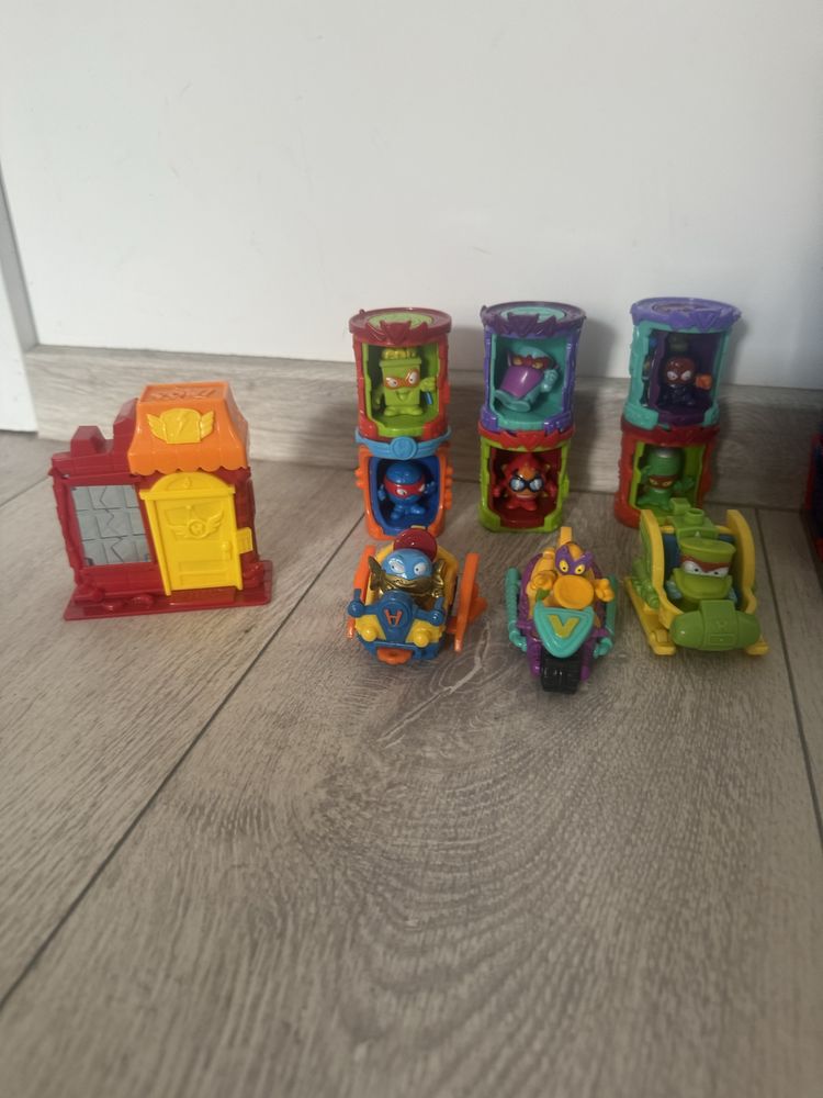 Super zings- komisariat, dinozaur, pojazdy